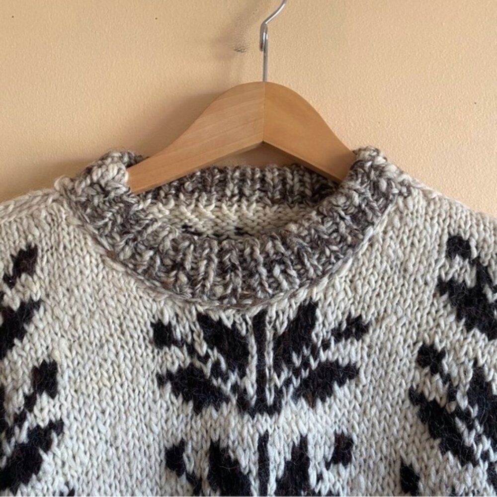 HAND Knit Chunky Knit Neutral Tones Coastal Crew Neck Sweater Size Medium